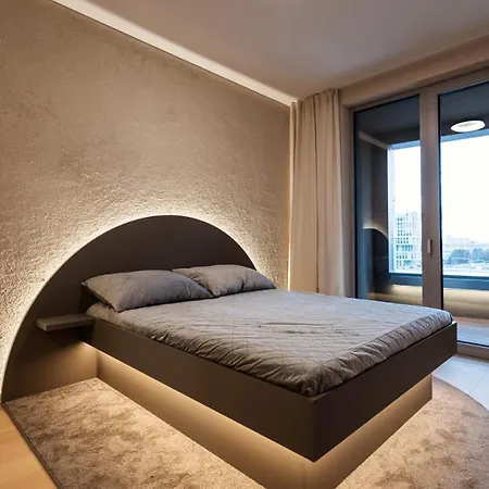 Sky Park Luxe Living Appartamento